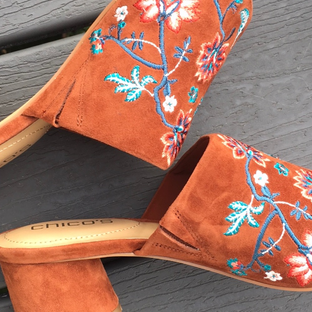 NIB Chico’s Floral Embroidered Suede Slides Size 9 - Picture 10 of 11